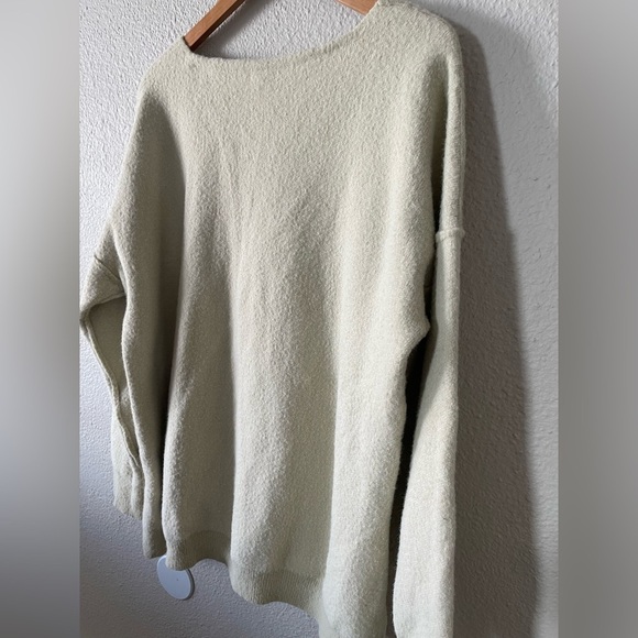 Free People Oversized Sweater Women’s S Marzipan Ivory V Neck Pullover Boho Soft - Picture 12 of 14